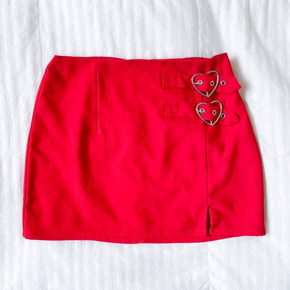 Superdown Heart Buckle Mini Skirt - Picture 2 of 7